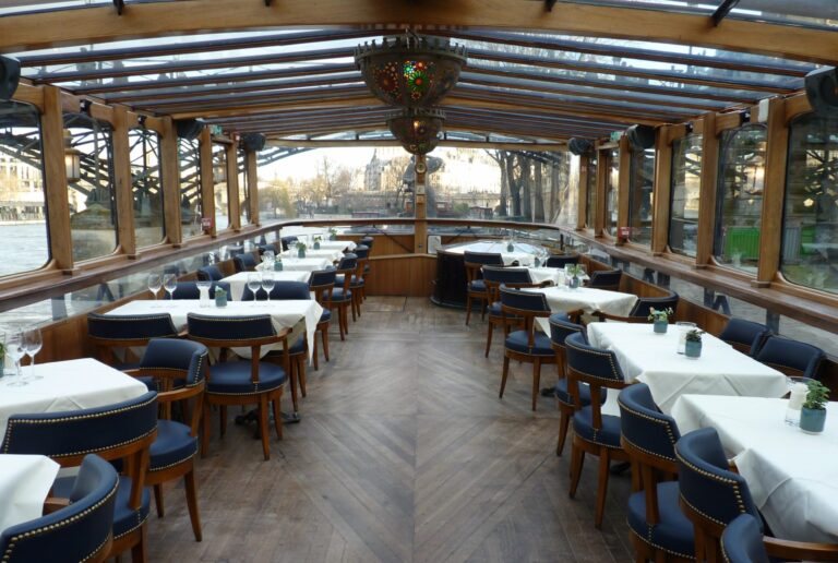 Le Calife’s veranda and its glass roof